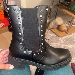 Women’s size 9 Olivia Miller Moto boots